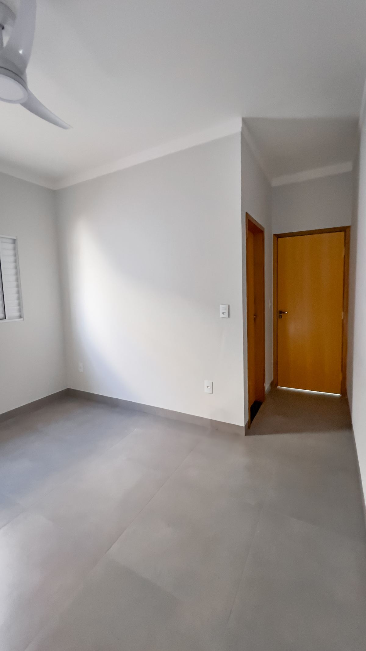 Quarto de casa pronta entregue pela Peres & Gomes
