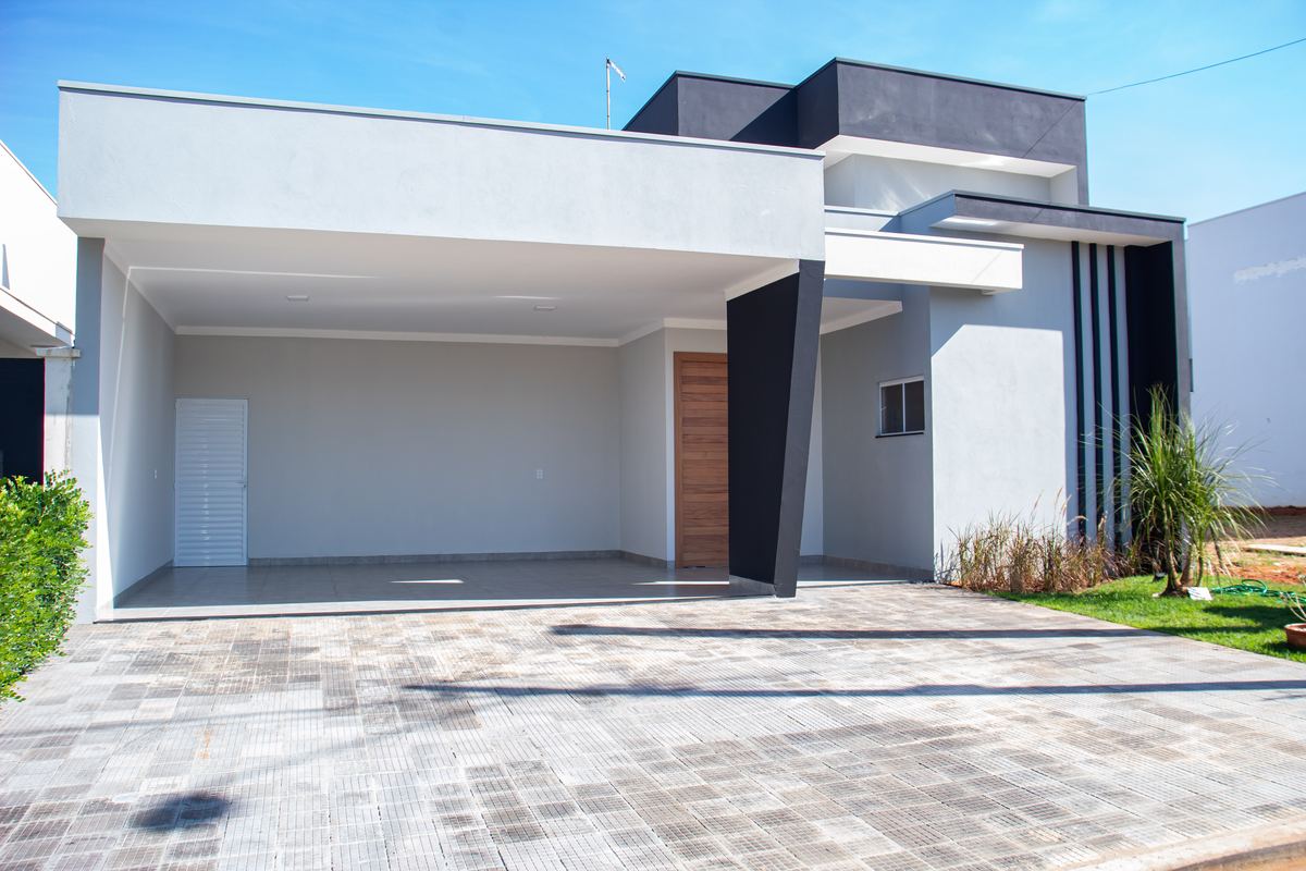 Fachada de casa pronta entregue pela Peres & Gomes em Birigui